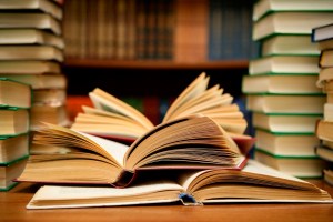 Venezuela dona libros a la Universidad de Nairobi para potenciar el español