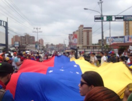 Jóvenes tomaron las calles de Maracaibo pacíficamente (Fotos)