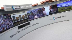 Samsung lanzó su televisor curvo Ultra High Definition