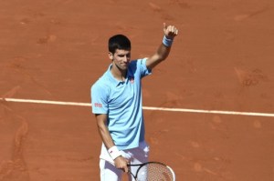 Djokovic derrota a Gulbis y jugará su segunda final en Roland Garros
