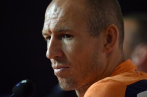 Robben no será sancionado por la Fifa