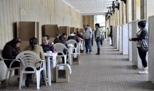 Cerraron las mesas de votación en Colombia