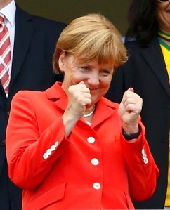 Angela Merkel apoya a su selección en el estadio Fonte Nova (Fotos)