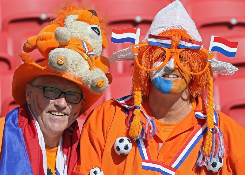 Los fanáticos de Australia y Holanda animan a su selección (Fotos)