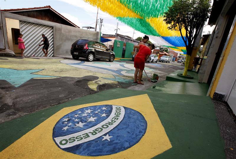 Brasil olvida los problemas e inaugura su Mundial