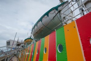 Cruz-Díez convierte un barco histórico en monumento deslumbrante