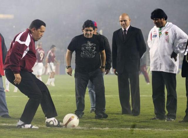 Hugo-Chavez-disputa-partido-futbol-Evo-Morales-Maradona-otros