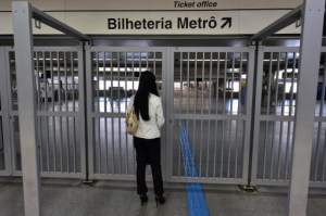 Trabajadores del metro de Sao Paulo mantienen la huelga que amenaza el Mundial