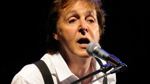 Paul McCartney asegura que se vacunará y anima a los británicos a hacerlo