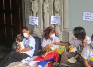 Estudiantes continúan huelga de hambre en iglesia La Chiquinquirá