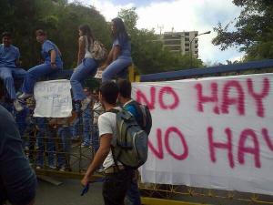 Se mantiene cerrada la USM tras protesta estudiantil por falta de agua #10J (Fotos)