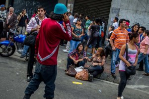Venezolanos sufren el impacto del retroceso en comunicaciones (Video)