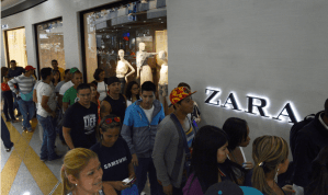 No es Mercal…es Zara (Fotos)