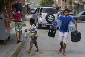 Otra penuria en Venezuela: La falta de agua (Fotos)
