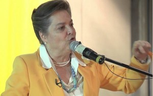Clara López anuncia su adhesión a la campaña reeleccionista de Santos