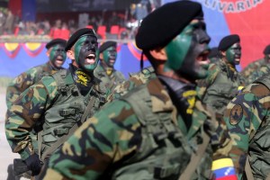 Venezuela avanza en el diseño de un estado militar