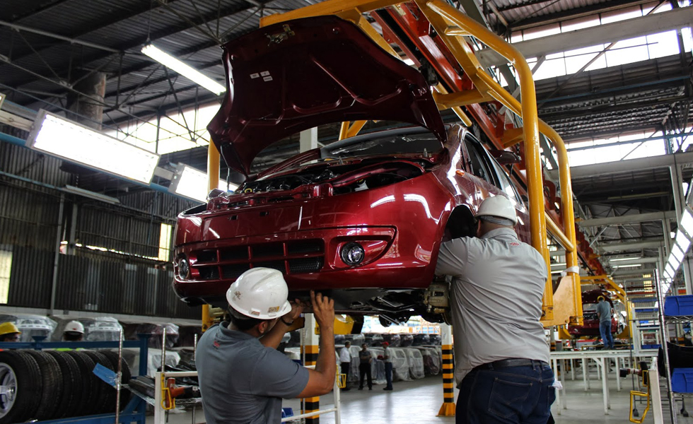 País en retroceso… Producción de vehículos en el país cayó 99,9%