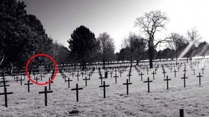 Un fantasma aparece en cementerio de la Primera Guerra Mundial (Foto)