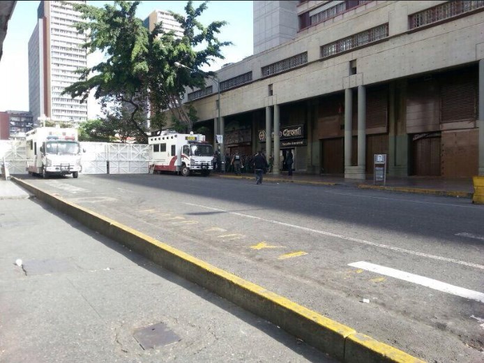 GNB volvió a restringir el acceso en las calles aledañas al Palacio de Justicia #3J (Fotos)