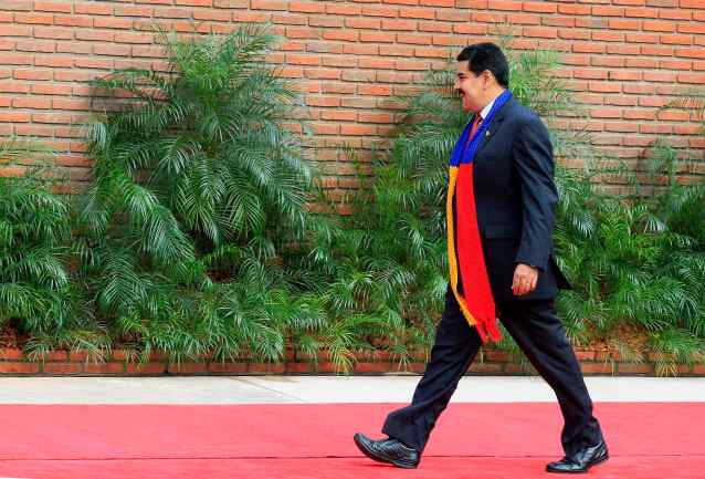 El presidente de Venezuela, Nicolás Maduro, llega a una ceremonia del G77+China en Santa Cruz de la Sierra