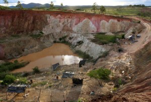 Gobierno emprende nueva cruzada contra la minería ilegal tras 15 años de fracaso