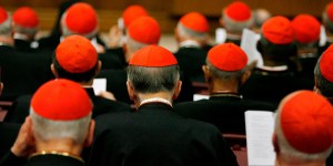 Australia imputa a un obispo por pederastía