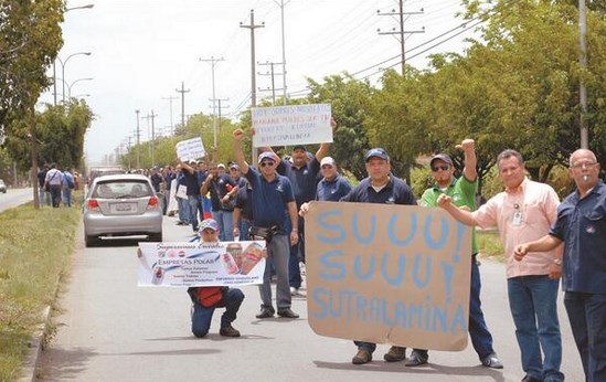 Trabajadores de Polar protestan por falta de materia prima (Fotos)
