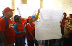 Trabajadores del hospital Bucaral exigieron mejoras del servicio en el Ministerio de Salud