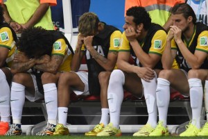 O Globo: Brasil despedida con abucheos y una nueva derrota