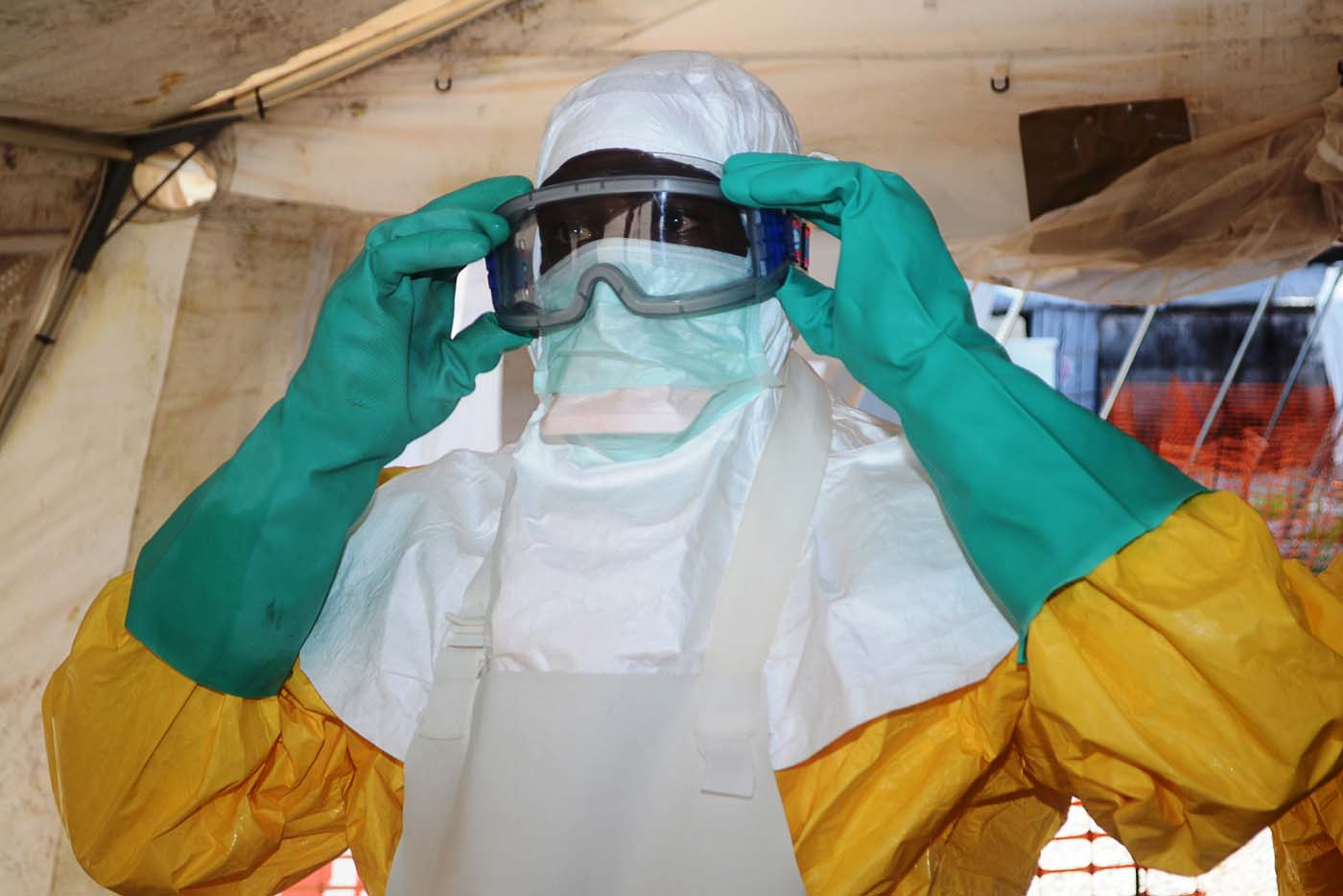 Dan de alta a la enfermera australiana aislada por ébola tras dar negativo
