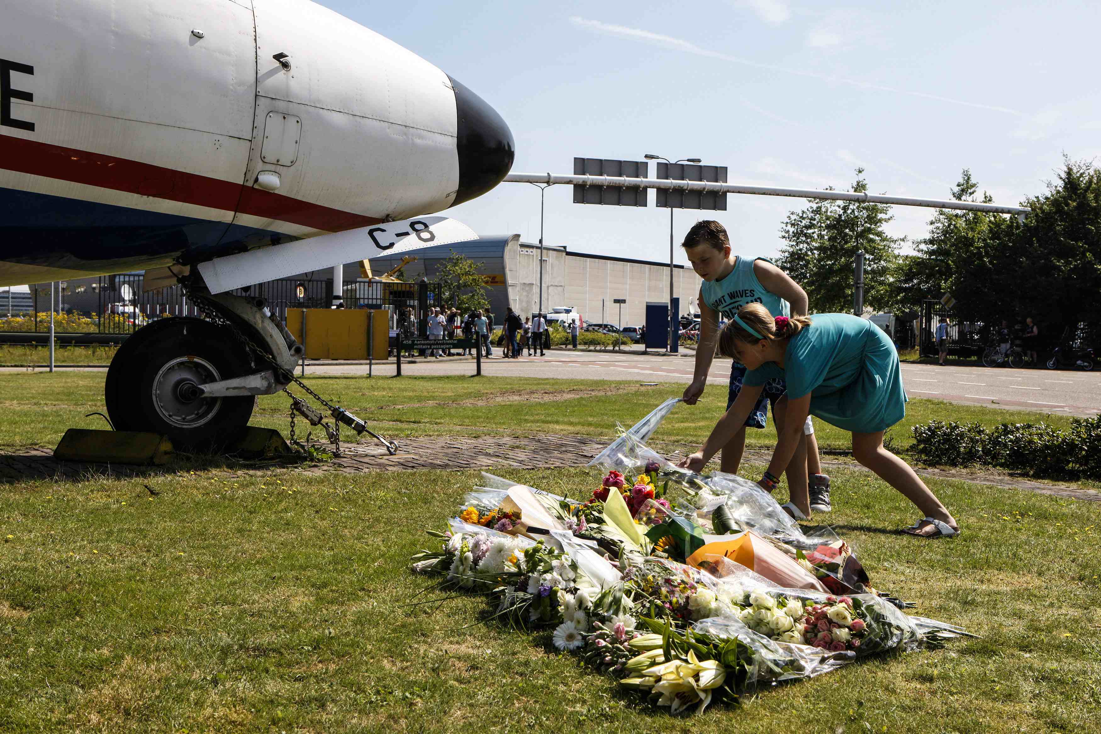 Día de duelo en Holanda por llegada de restos de víctimas del avión malasio