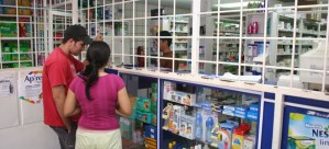 Usuarios deben recorrer hasta 5 farmacias para conseguir medicinas