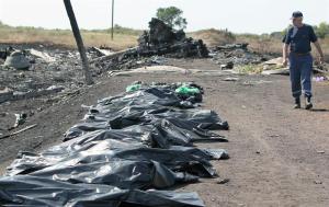 Expertos buscarán restos de avión malasio sólo tras repatriación de cadáveres