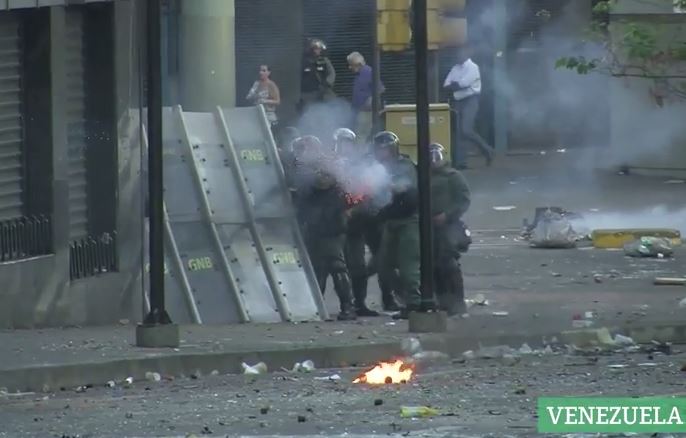 Protestas en Venezuela destacan en este impactante resumen noticioso en imágenes