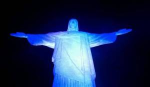El Cristo Redentor iluminado con los colores de Argentina (Foto)