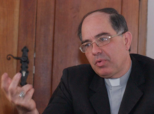 En vez de servir al pueblo, el régimen se sirve a sí mismo, denuncia Obispo auxiliar de Caracas