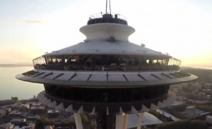 Espectaculares tomas de la torre Aguja Espacial de Seattle hechas con un drone (video)