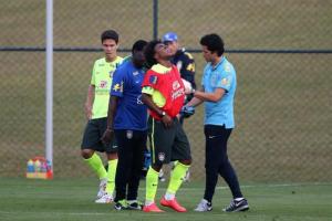 ¿Brasileños salados? Ahora posible sustituto de Neymar sale lesionado del entrenamiento
