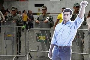 A nueve meses de su detención: Leopoldo López ya se encuentra en tribunales
