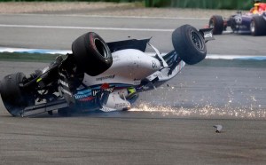 Así fue el accidente de Felipe Massa en la pista (Video+Fotos)