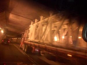 Gandola atascada en el primer túnel bajando la Caracas-La Guaira (Foto)
