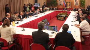 Chile dispuesto a acompañar reanudación del diálogo político en Venezuela