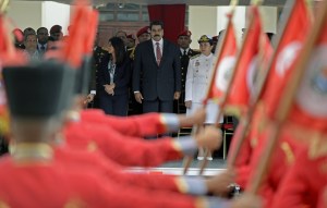 Maduro busca desplazar al ala militar del chavismo