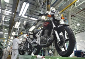 Producción de motos espera por pago de más de 840 millones de dólares