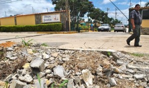 Mafia de invasores arremete contra urbanismo en Barquisimeto y tumban pared