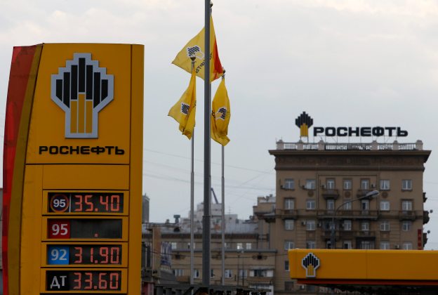 Una gasolinera de Rosneft en Moscú (Foto Reuters)