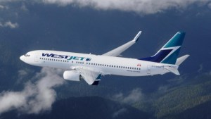 Avión de WestJet aterriza de emergencia en Toronto por problema de motor