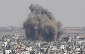 Los palestinos anuncian un acuerdo sobre un alto el fuego a largo plazo en Gaza