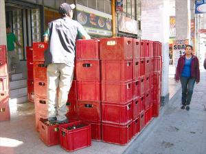 Cambió a su mujer en una apuesta por dos cajas de cervezas