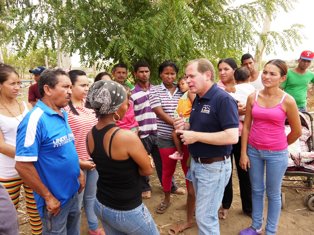 “En los barrios de Maracaibo las familias se asientan antes que lleguen los servicios”